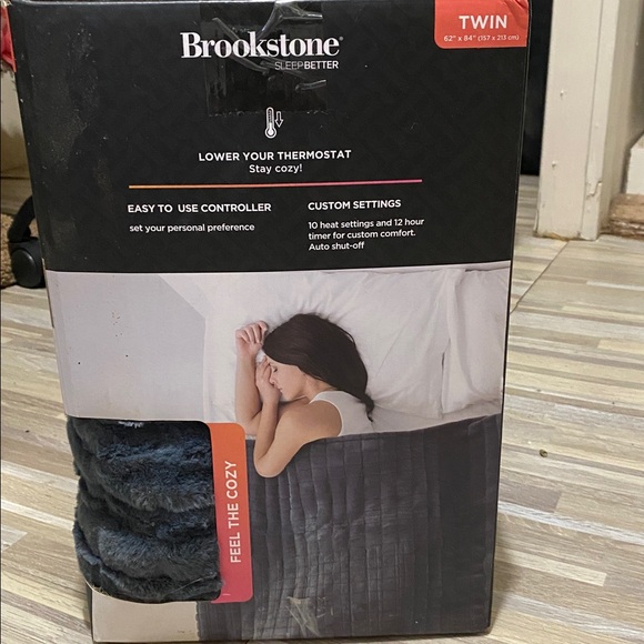 NWT BROOKSTONE Heated Blanket size twin - Picture 4 of 7